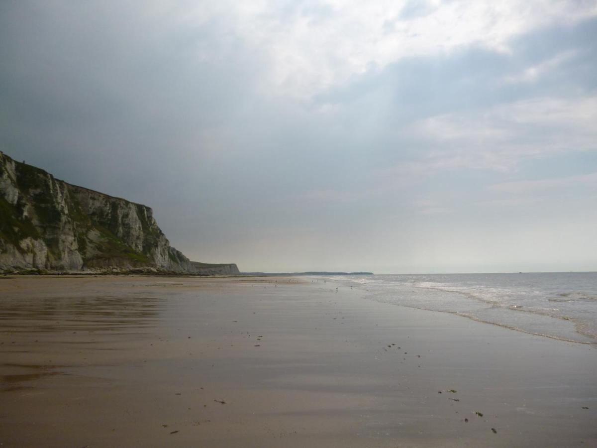 Cambuse Appartement A Sangatte Au Premier Etage A 50 Metres De La Plage エクステリア 写真
